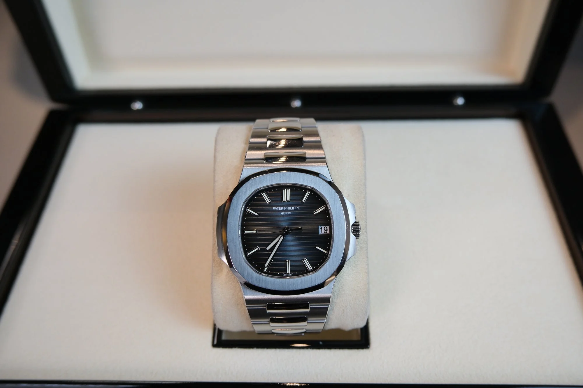 Patek Philippe 5711, Steel,  Blue Dial - Image 3