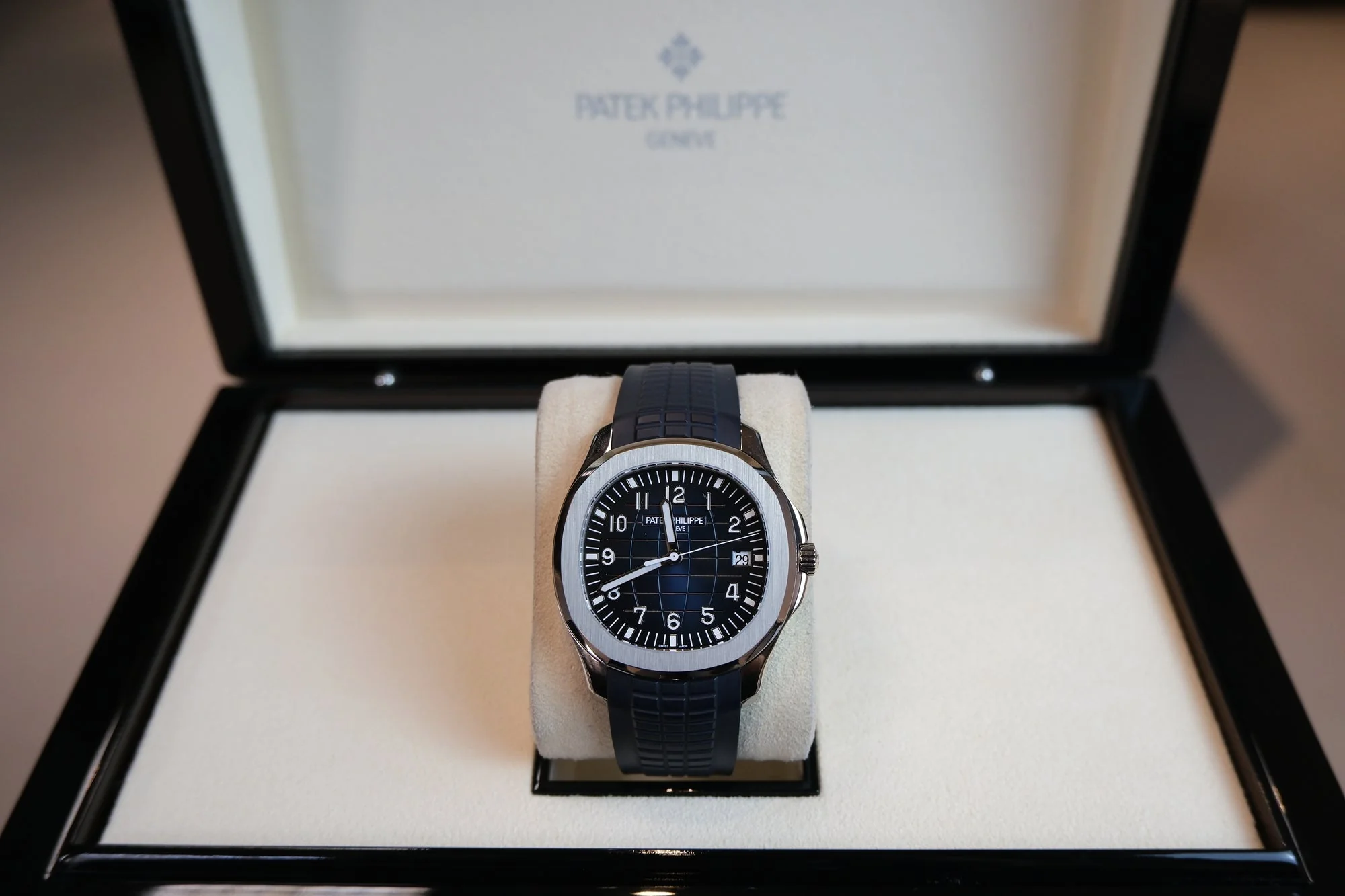 Patek Philippe Aquanaut (Blue Dial) - Image 4